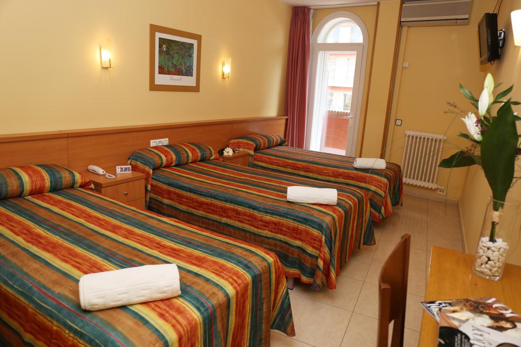Hotel Europa Фигерас Экстерьер фото