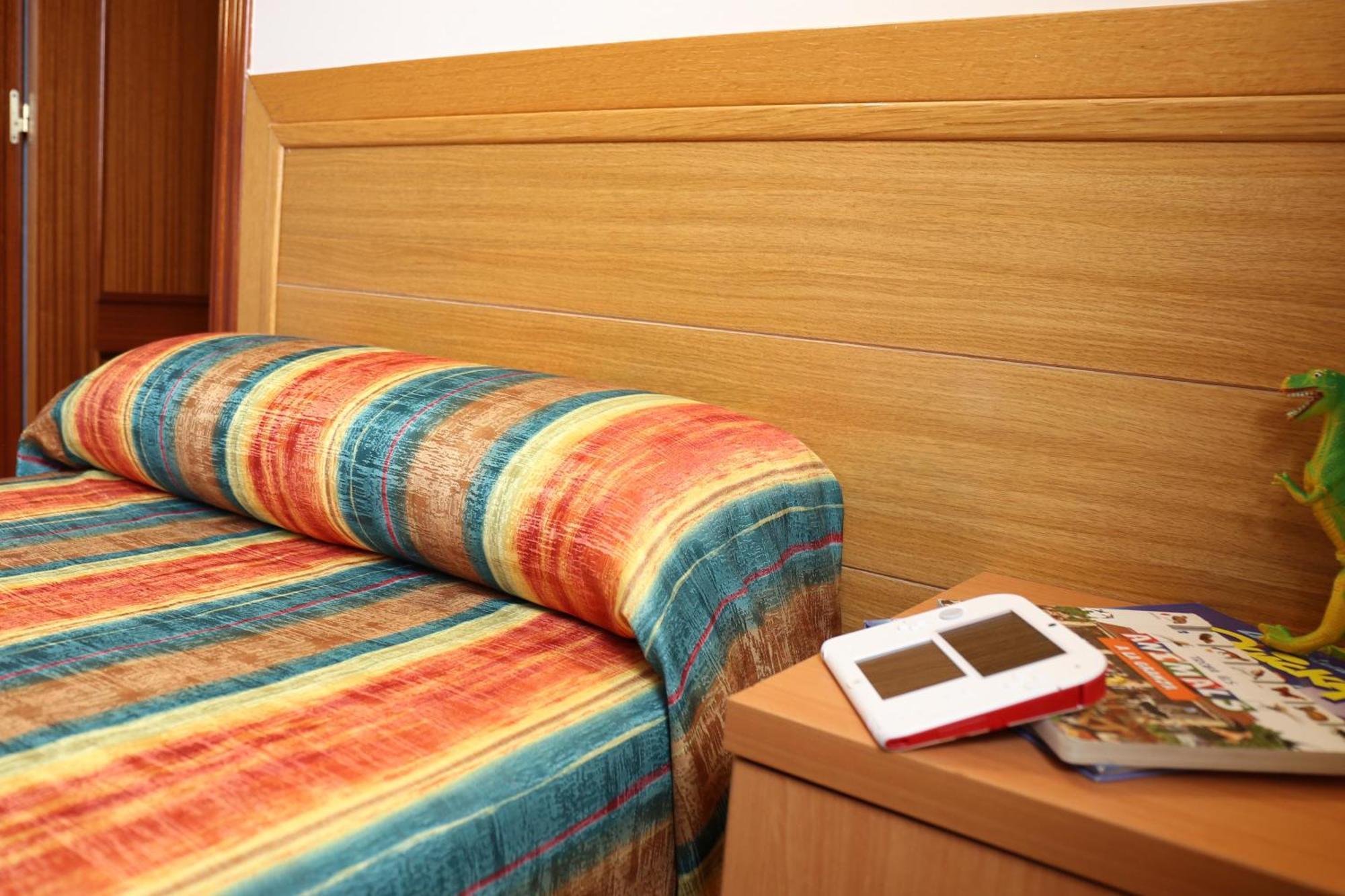 Hotel Europa Фигерас Экстерьер фото