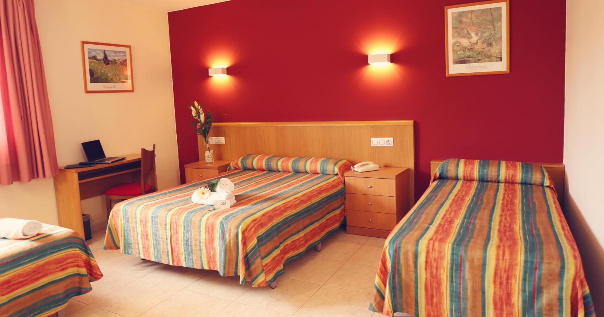 Hotel Europa Фигерас Экстерьер фото