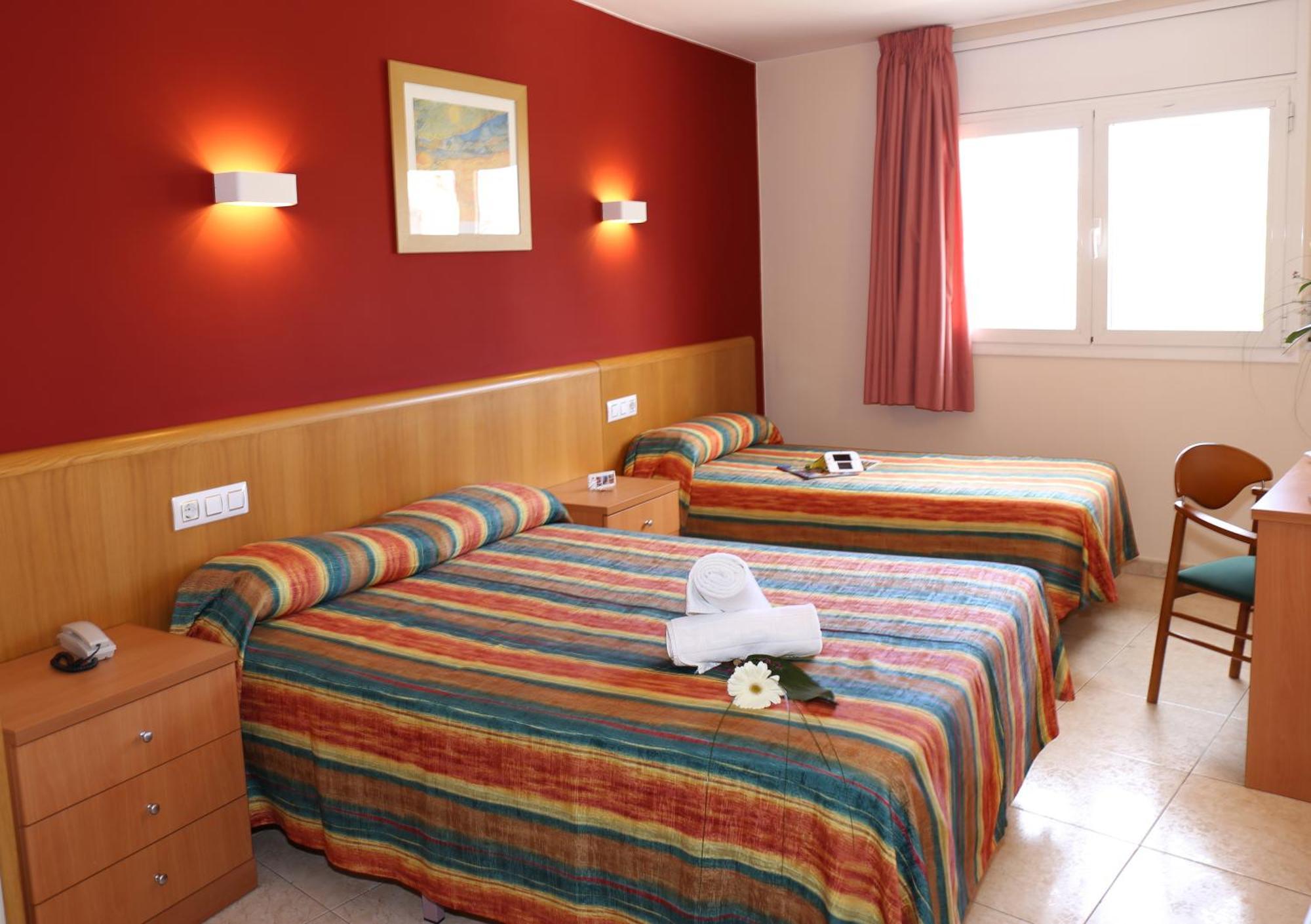 Hotel Europa Фигерас Экстерьер фото