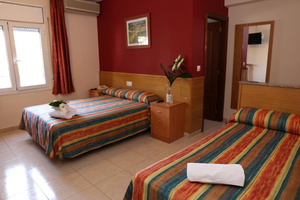 Hotel Europa Фигерас Экстерьер фото