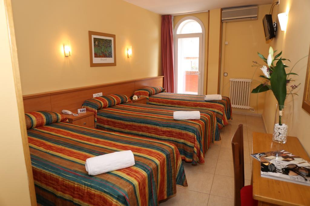 Hotel Europa Фигерас Экстерьер фото