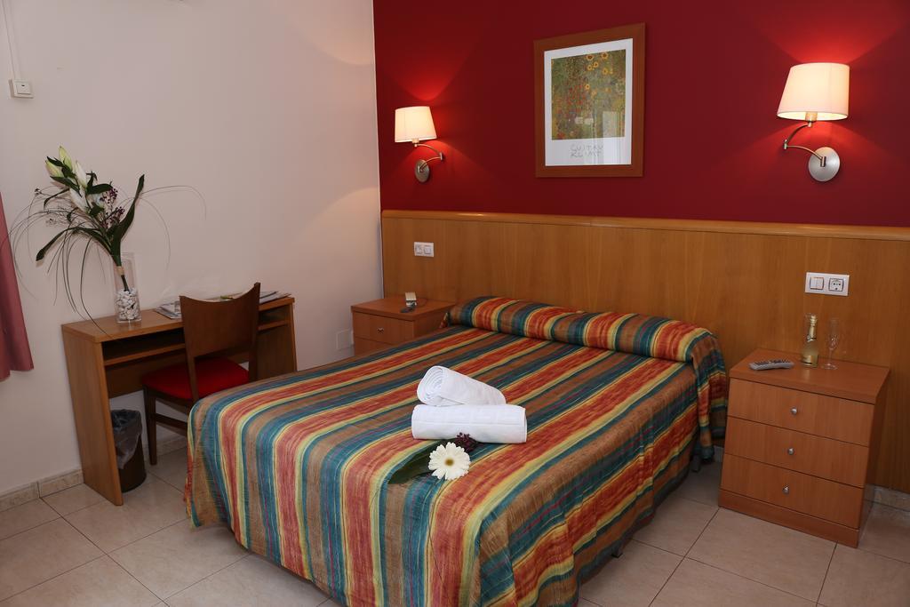 Hotel Europa Фигерас Экстерьер фото
