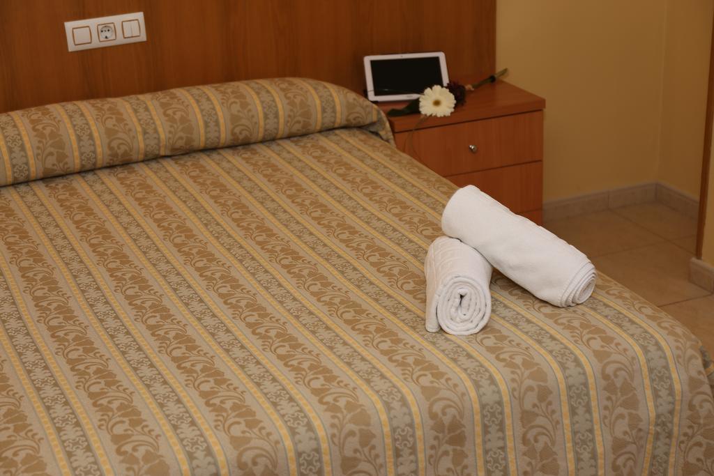 Hotel Europa Фигерас Экстерьер фото