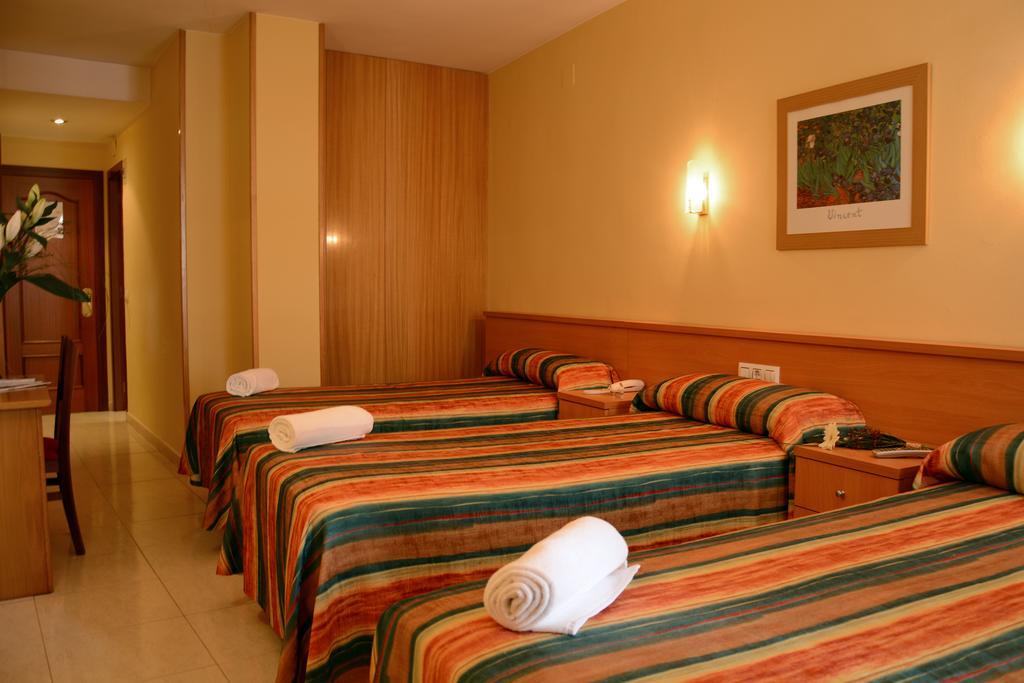 Hotel Europa Фигерас Экстерьер фото