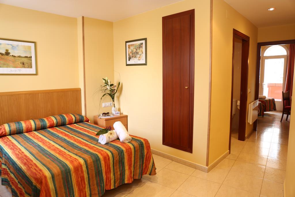 Hotel Europa Фигерас Экстерьер фото