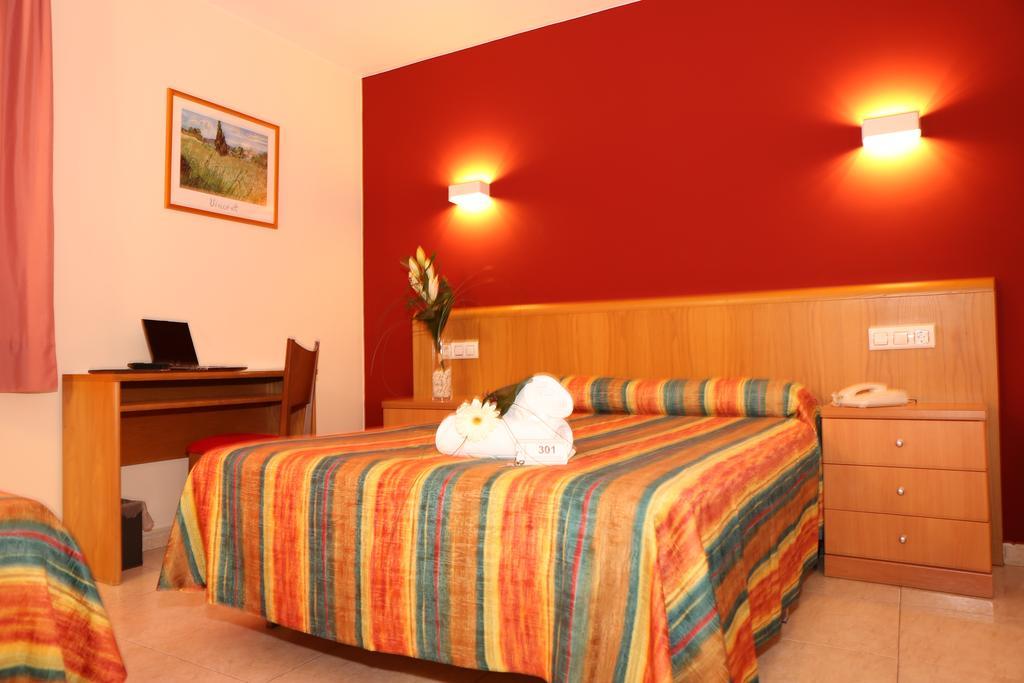 Hotel Europa Фигерас Экстерьер фото