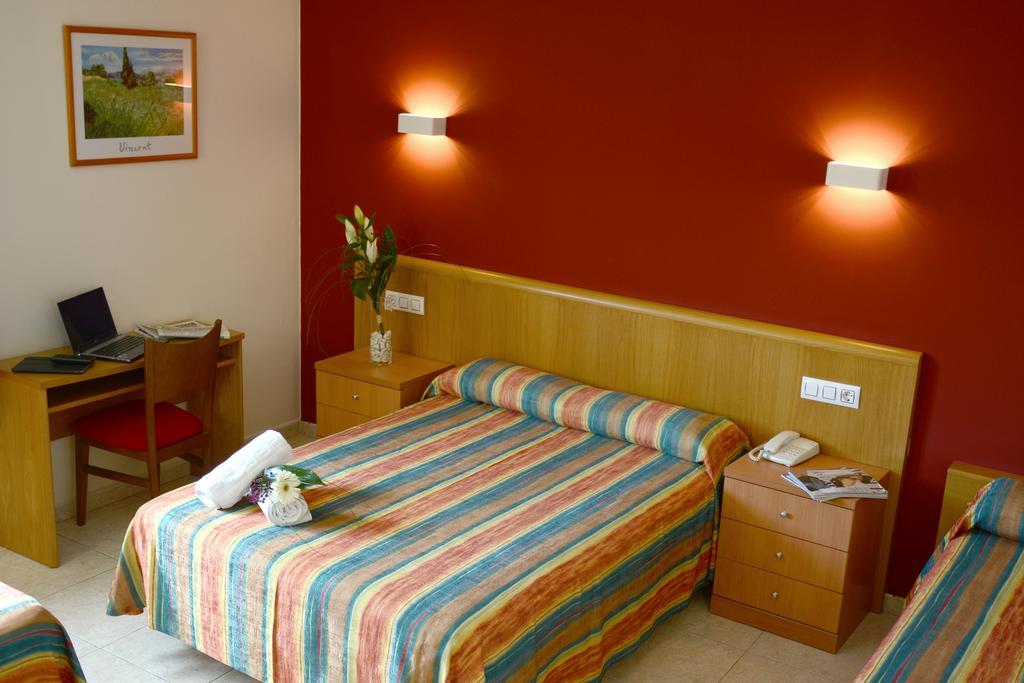 Hotel Europa Фигерас Экстерьер фото