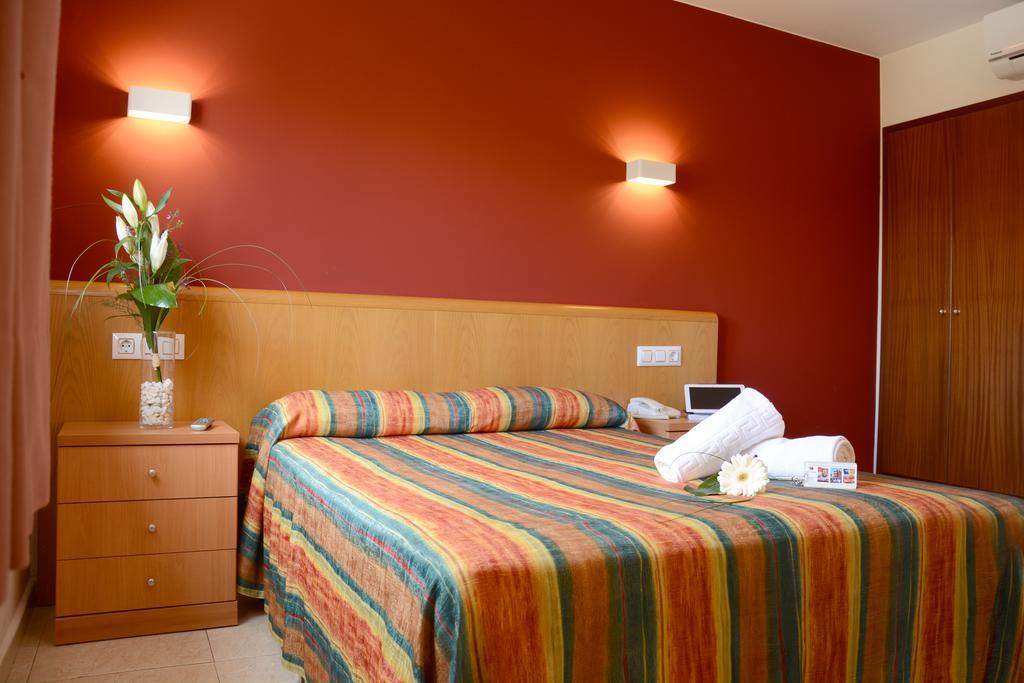 Hotel Europa Фигерас Экстерьер фото