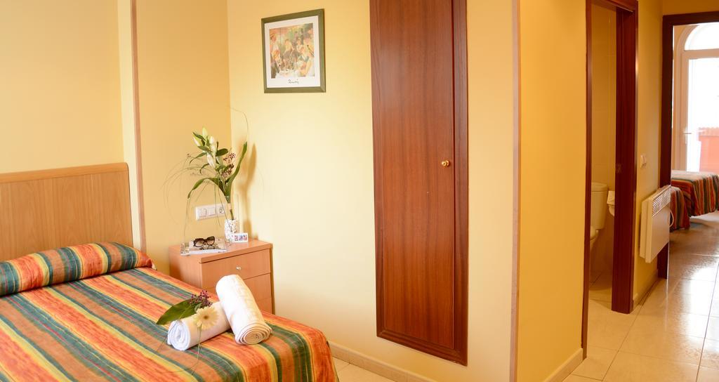 Hotel Europa Фигерас Экстерьер фото